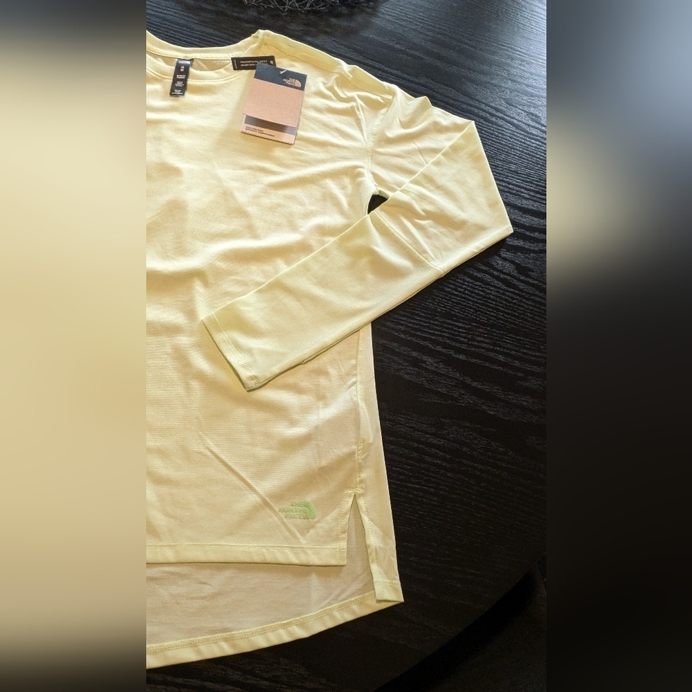 THE NORTH FACE women Long Sleeve Actiwear Top Shirt lime Green Sz M Running New - Picture 9 of 13